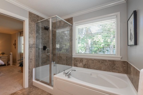 5910 164A Street, Surrey, BC 