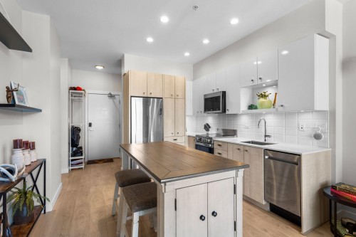 518-10838 Whalley Boulevard  Surrey, BC V3R 0G8