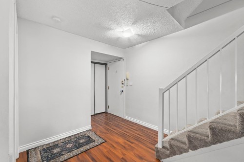 205-7119 133 Street, Surrey, BC 