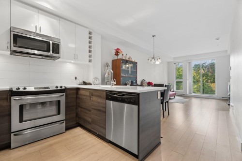 307-13919 Fraser Highway, Surrey, BC 