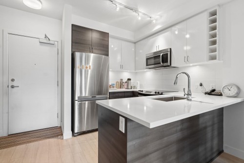 307-13919 Fraser Highway, Surrey, BC 