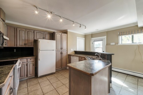 5575 Fairlight Crescent, Delta, BC 
