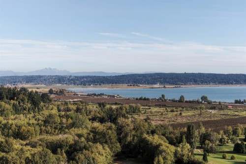 5575 Fairlight Crescent, Delta, BC 