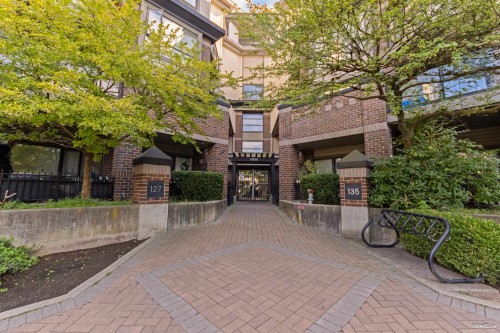 329-10838 City Parkway, Surrey, BC 