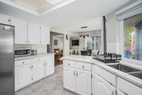 2237 Mountain Drive, Abbotsford, BC 