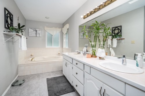 2237 Mountain Drive, Abbotsford, BC 