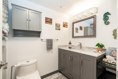 201-1440 George Street, White Rock, BC 