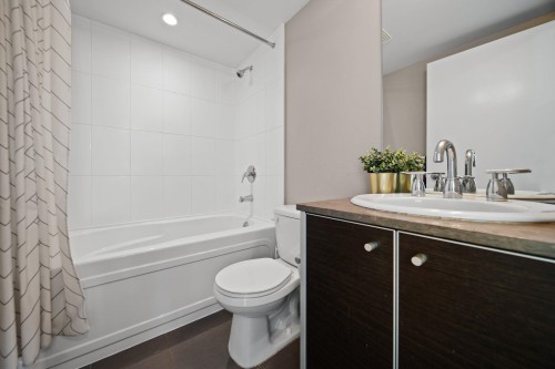 909-9981 Whalley Boulevard, Surrey, BC 