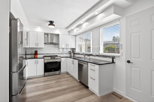 11906 100 Avenue, Surrey, BC 