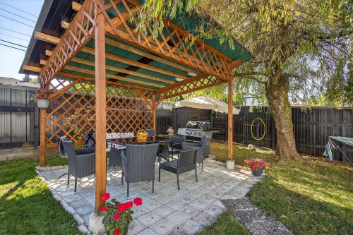 11906 100 Avenue, Surrey, BC 
