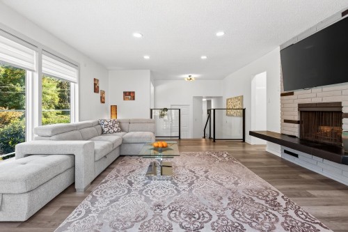 11906 100 Avenue, Surrey, BC 