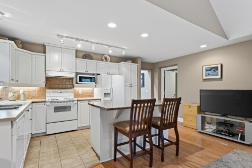 96-15500 Rosemary Heights Crescent, Surrey, BC 