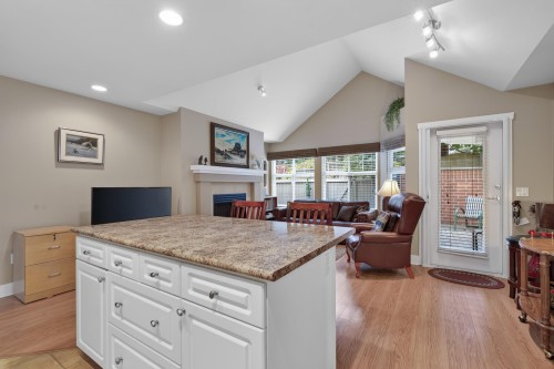 96-15500 Rosemary Heights Crescent, Surrey, BC 