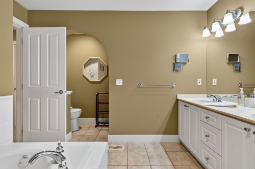 96-15500 Rosemary Heights Crescent, Surrey, BC 