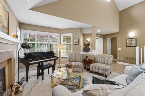 96-15500 Rosemary Heights Crescent, Surrey, BC 