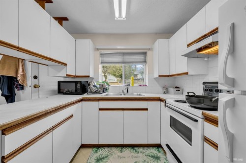 12521 Grove Crescent, Surrey, BC 