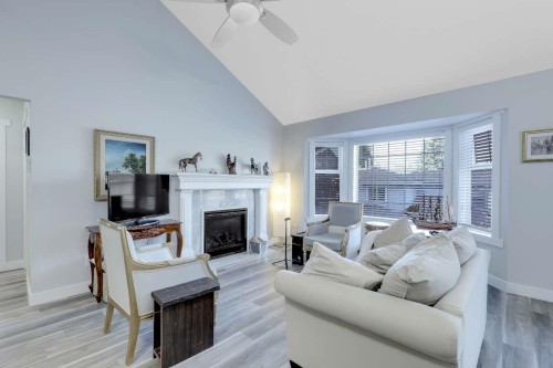 202-9109 154 Street, Surrey, BC 