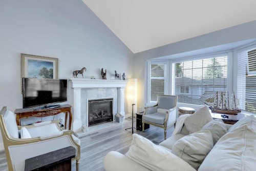 202-9109 154 Street, Surrey, BC 