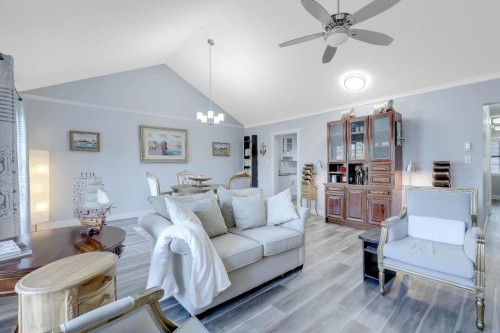 202-9109 154 Street, Surrey, BC 