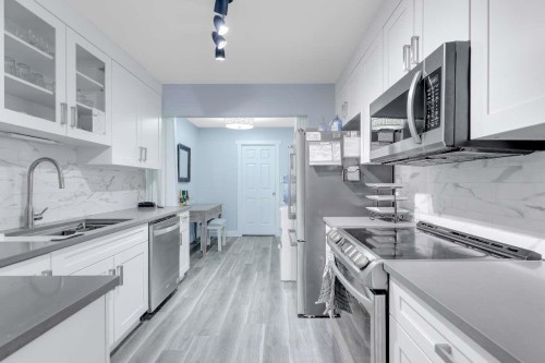 202-9109 154 Street, Surrey, BC 