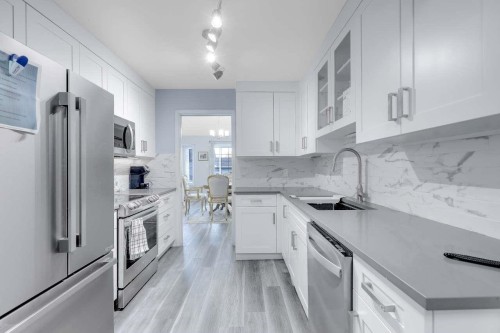 202-9109 154 Street, Surrey, BC 