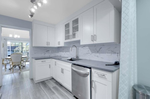 202-9109 154 Street, Surrey, BC 