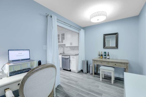 202-9109 154 Street, Surrey, BC 