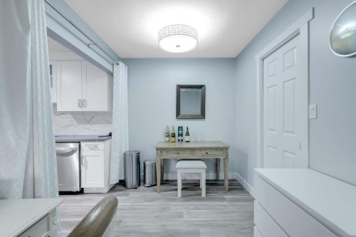 202-9109 154 Street, Surrey, BC 
