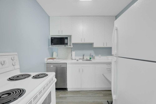 202-9109 154 Street, Surrey, BC 