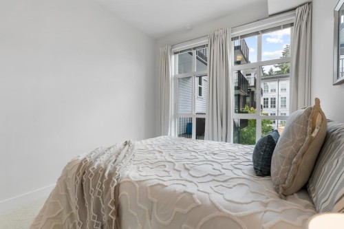 216-13933 105 Boulevard, Surrey, BC 
