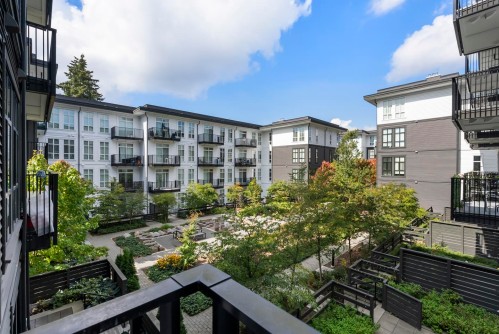 216-13933 105 Boulevard, Surrey, BC 
