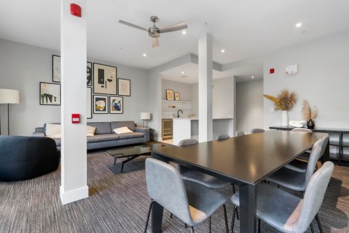 216-13933 105 Boulevard, Surrey, BC 