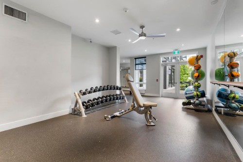 216-13933 105 Boulevard, Surrey, BC 
