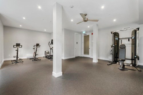 216-13933 105 Boulevard, Surrey, BC 