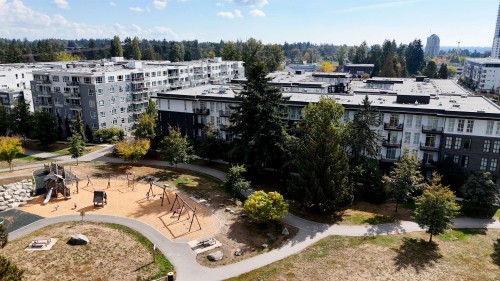216-13933 105 Boulevard, Surrey, BC 