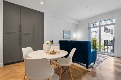 216-13933 105 Boulevard, Surrey, BC 