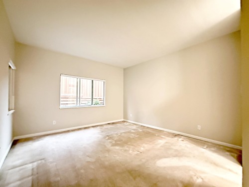 17-16325 82 Avenue, Surrey, BC 