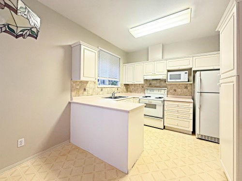 17-16325 82 Avenue, Surrey, BC 