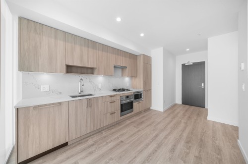 516-13350 Central Avenue, Surrey, BC 