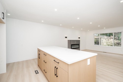 6738 128B Street, Surrey, BC 