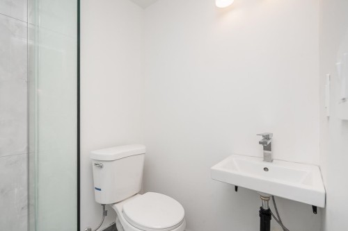 6738 128B Street, Surrey, BC 