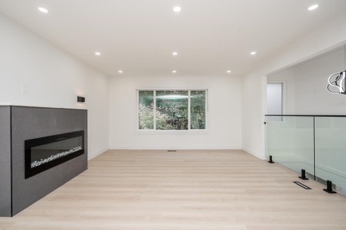 6738 128B Street, Surrey, BC 