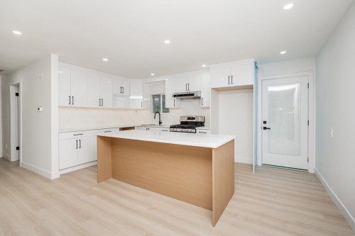 6738 128B Street, Surrey, BC 