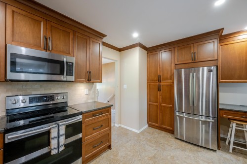 33010 Caithness Place, Abbotsford, BC 