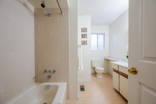 33010 Caithness Place, Abbotsford, BC 