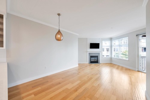 305-15368 16A Avenue, Surrey, BC 