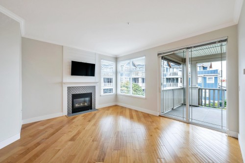 305-15368 16A Avenue, Surrey, BC 
