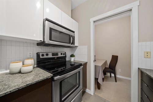 422-13733 107A Avenue, Surrey, BC 