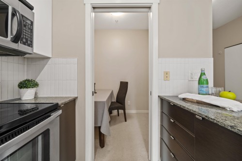 422-13733 107A Avenue, Surrey, BC 