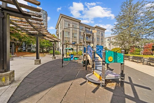422-13733 107A Avenue, Surrey, BC 